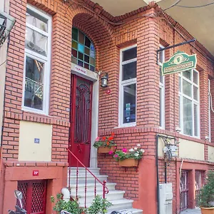 Otel Tulip House ***